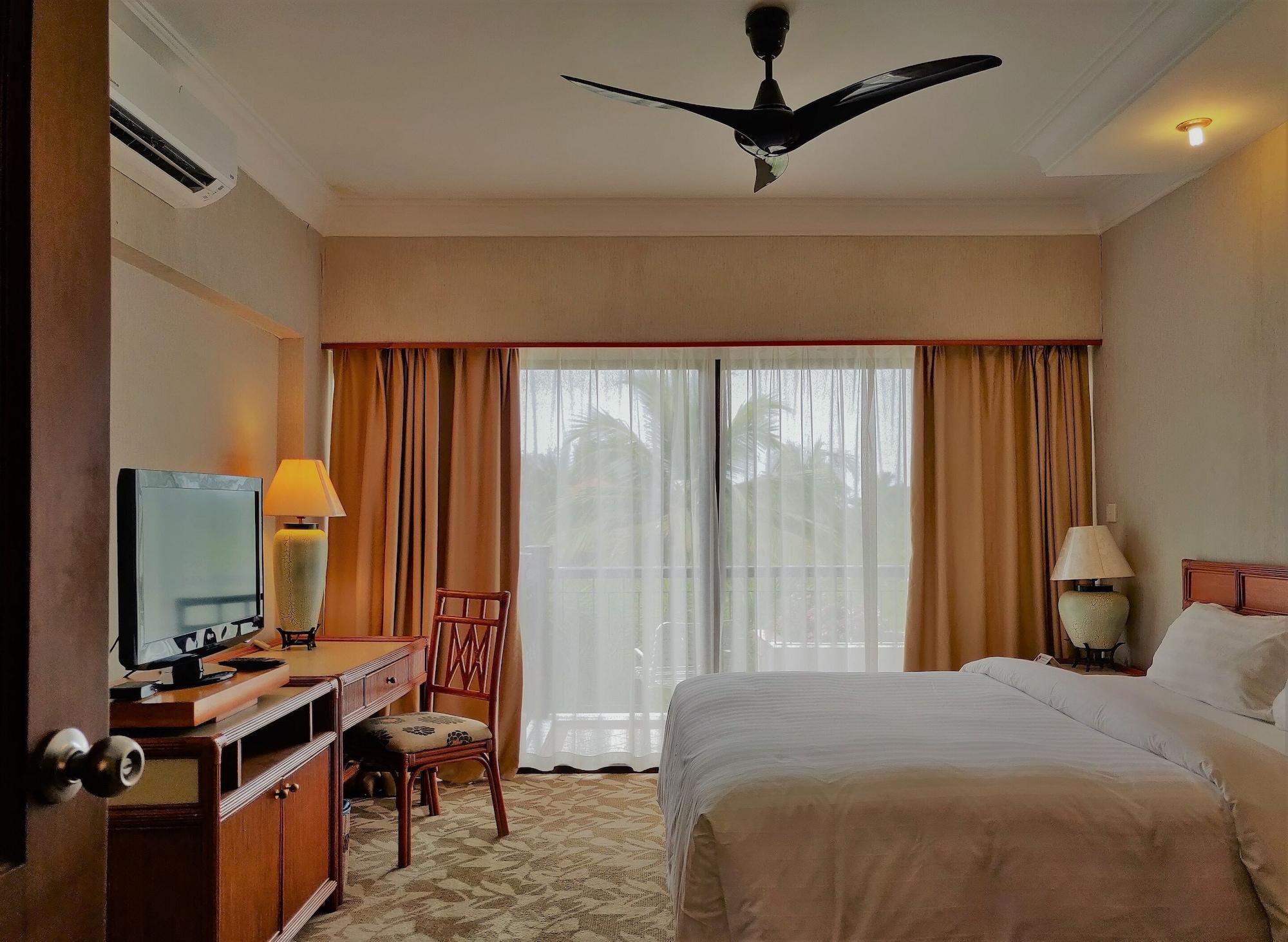 Tiara Labuan Hotel Bagian luar foto