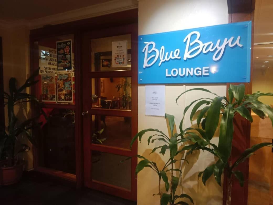 Tiara Labuan Hotel Bagian luar foto