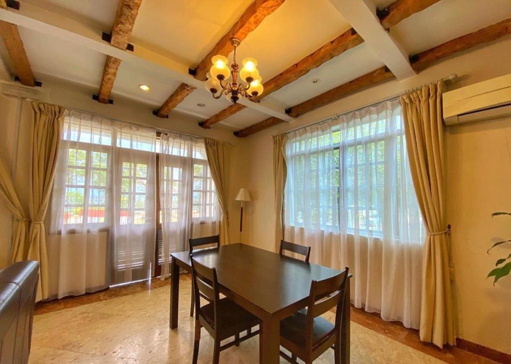 Tiara Labuan Hotel Bagian luar foto
