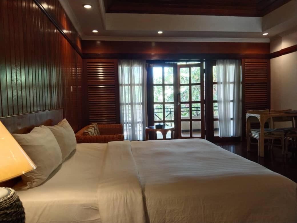 Tiara Labuan Hotel Bagian luar foto